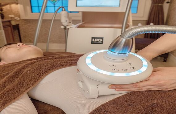 安全・最新マシンを使用した高技術のダイエットを実現 | 結果重視のエステサロンなら横浜のAgeless